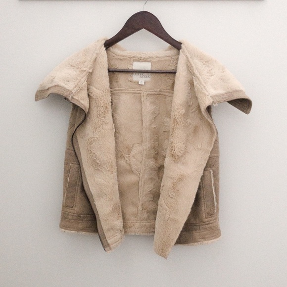 Olive&Oak Vest - Picture 2 of 2